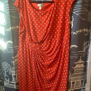 Sleeveless gathered front drape dress